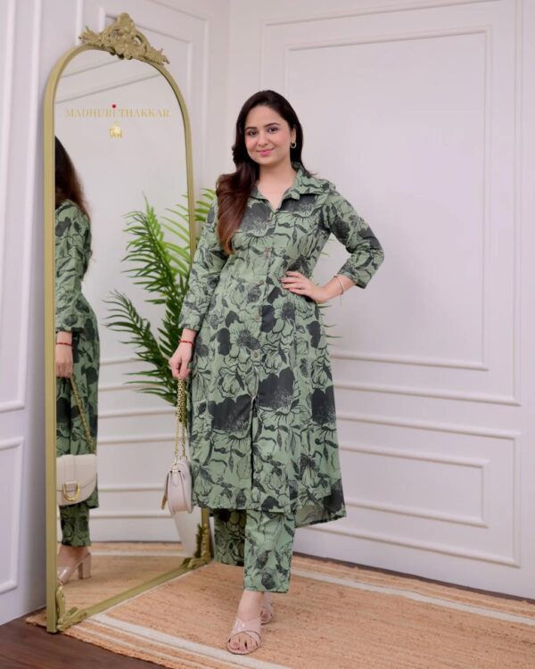 women Pastel Garden Printed Kurta Pant Set - Image 4