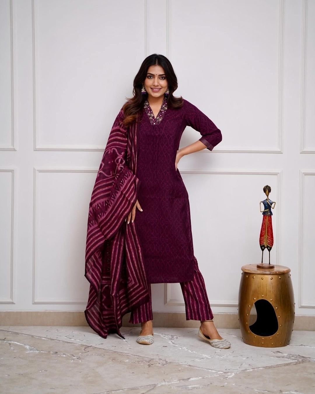 Wine Purple Elegant Kurta Set with Dupatta 4 Wine Purple Elegant Kurta Set with Dupatta