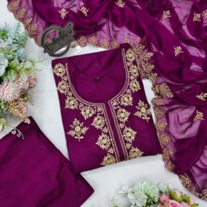 Women’s Purple Embroidered Kurta Pant Dupatta Set
